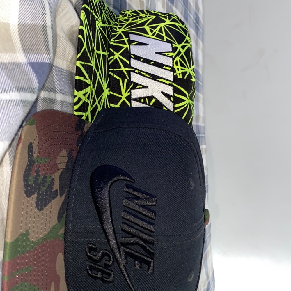 Selling Nike SnapBacks